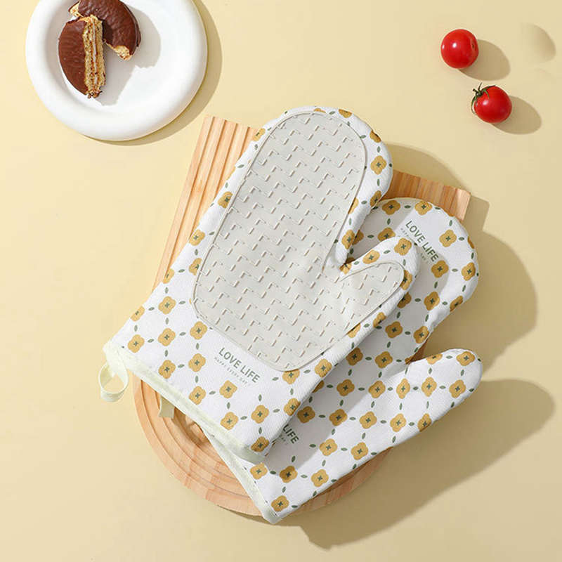 Anti Slip Heat Resistant Oven Mitts